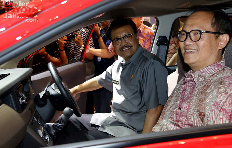 toyota sienta jawa timur harga oktober 2016